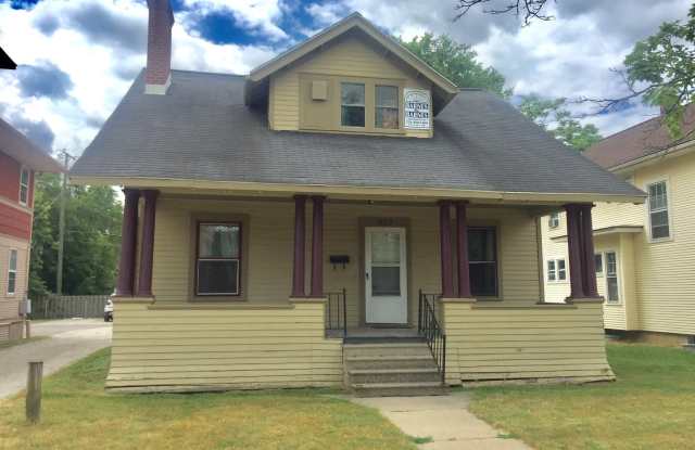 4 Bedroom House Across from EMU! Available Fall 2026