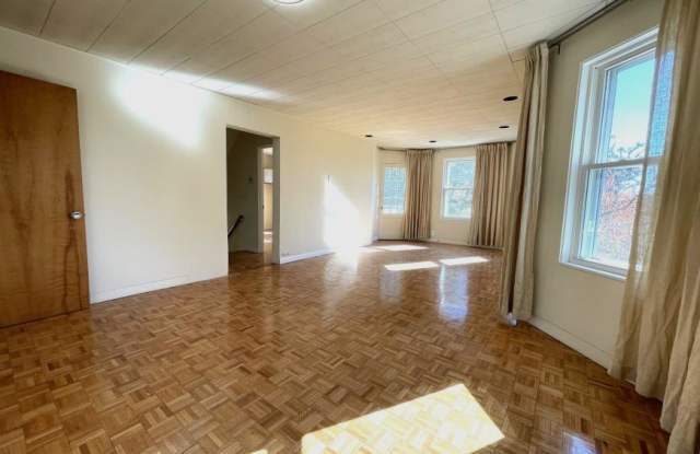 Photo of 10 Packard Ave.