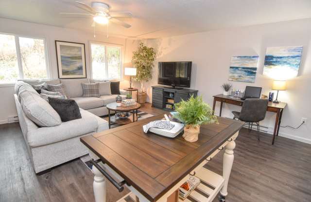 3 bedroom single story townhome for rent.