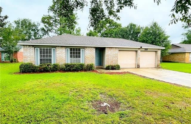 310 THAMES Drive - 310 Thames Drive, Slidell, LA 70458