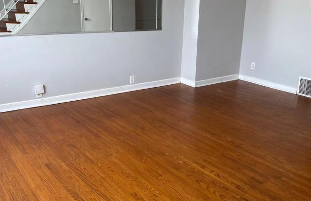 224 E ASHDALE STREET