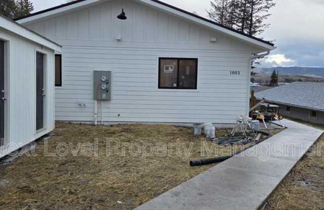 Photo of 1003 5th Street East - B