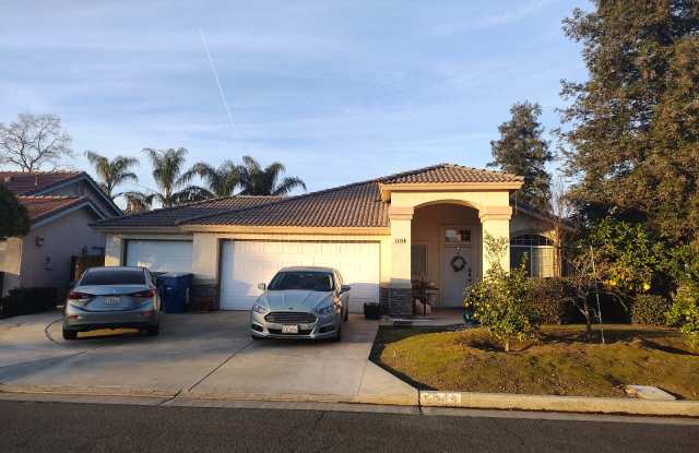 Photo of 5584 W Chennault Ave