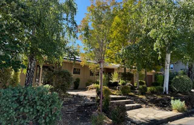 Photo of Wonderful 2 story Orinda home with pool, solar  more!