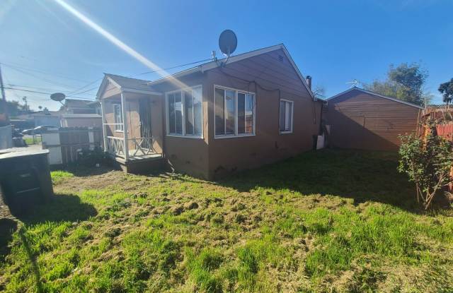 Photo of Cozy 2 Bedroom Duplex Unit Near San Leandro BART