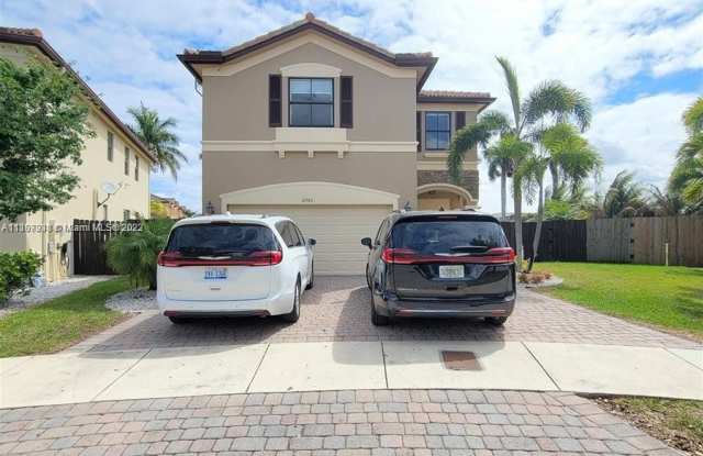 8765 NW 114th Pl