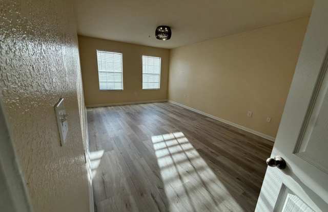 3071 Ashland Lane North