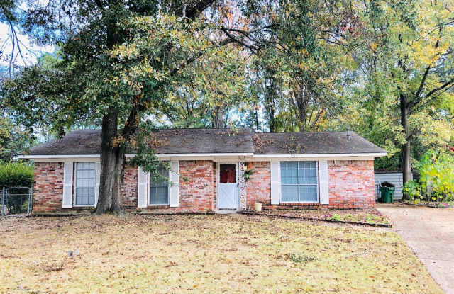 ** 4 bedrooms, 2 bath Located off Atlanta Hwy ** Call 334-366-9198 to schedule a self tour