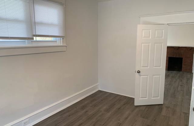 Photo of 4645 PENN Street unit: 1