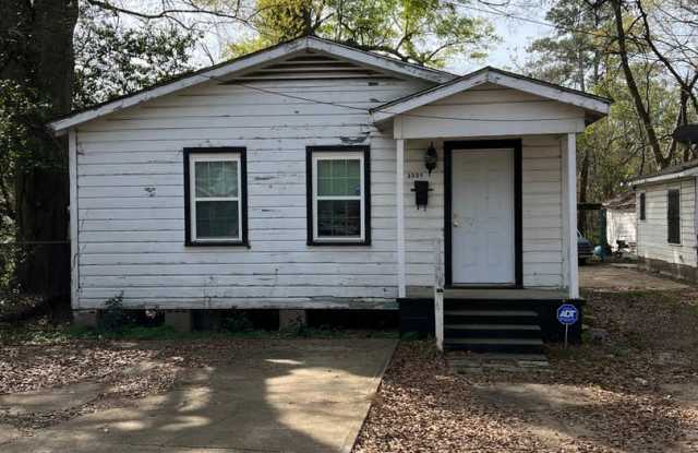 Move in Special!! 50% off 1st Month's Rent! - 3007 Boone Street, Shreveport, LA 71108