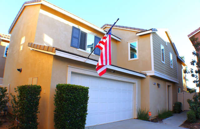 Charming 4 bedroom home for Rent *move in soecial*