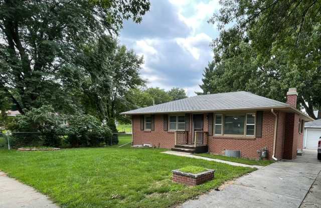 Photo of 5Bed/2Bath In Central Lincoln!