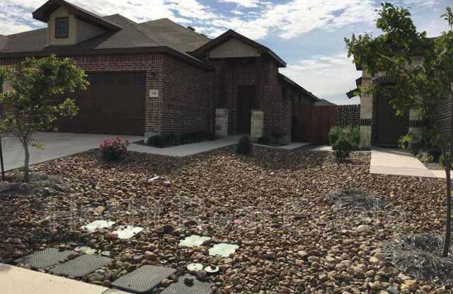 684 Creekside Circle - 1