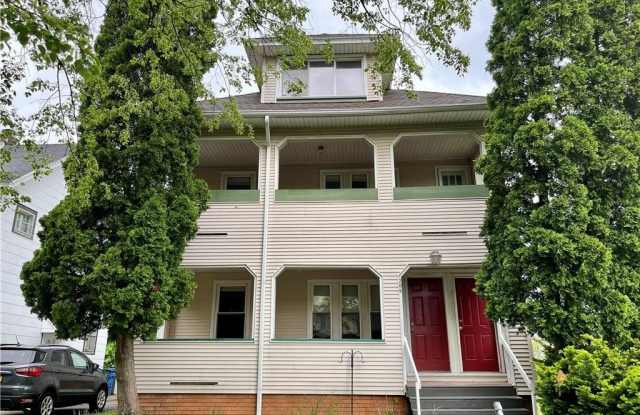206 Ellicott St Street