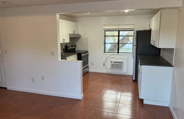 2142 Bradford St Apt 324