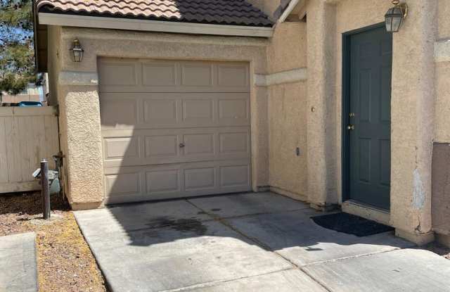 5220 Paradise Valley