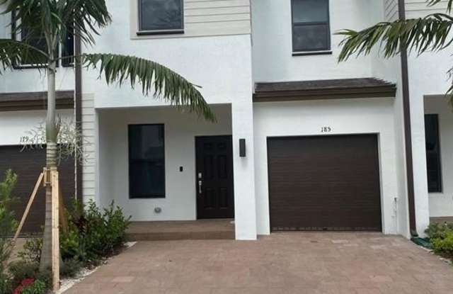 185 SW 185th Way