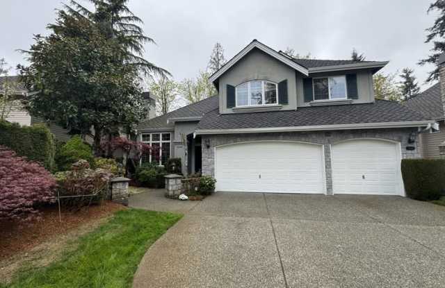 19416 NE 43rd Pl - 19416 Northeast 43rd Place, Sammamish, WA 98074