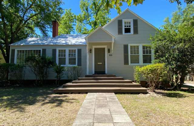 3 Bed 3 Bath Home in the Heart of Midtown Savannah
