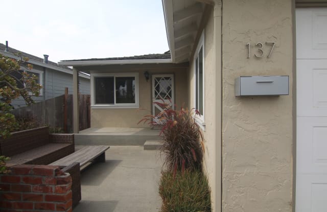 137 John Street - A - 137 John Street, Santa Cruz, CA 95060