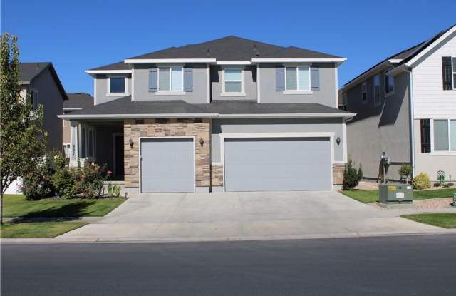 Photo of 497 E Rue Cournot