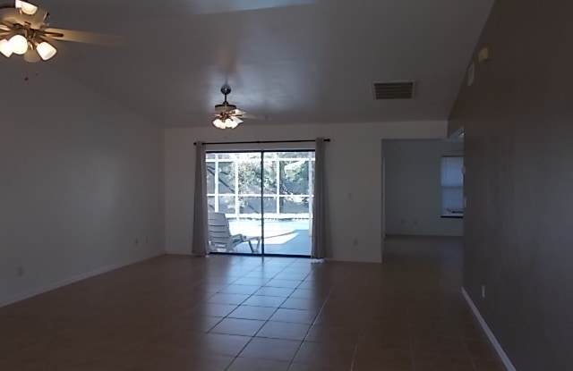 4432 SW 13th Ave