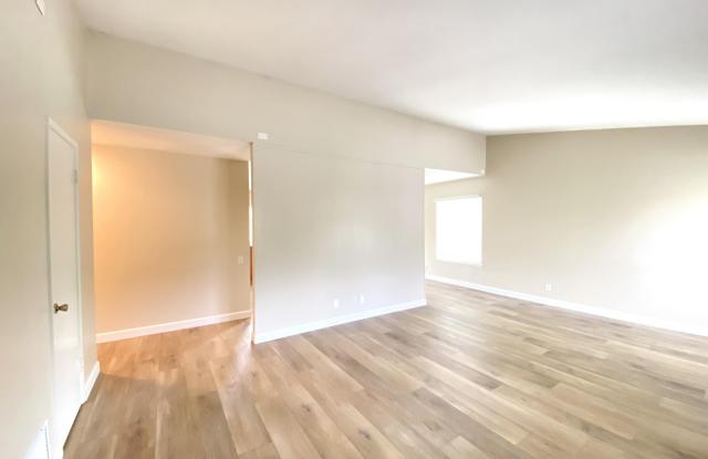 898 Silver Cloud Street