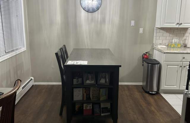 12 Manchester Court unit: C