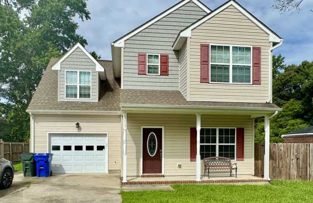 Welcome Home to Comfort and Convenience!