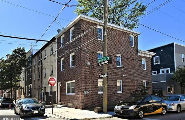 Photo of 1554 N LAWRENCE ST #2