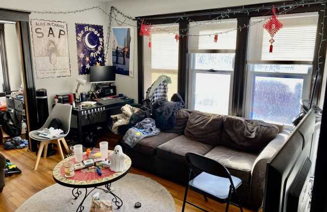 Photo of Spacious 4-Bed Top-Floor Unit in Mission Hill — Garage Parking Option | 1,100 Sq Ft