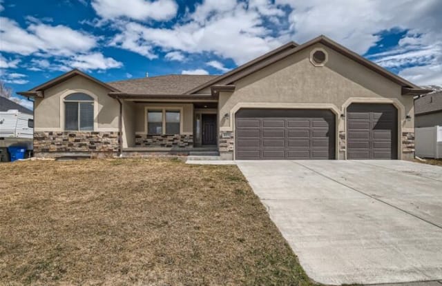 977 South 1050 West - 977 1050 West, Tooele, UT 84074