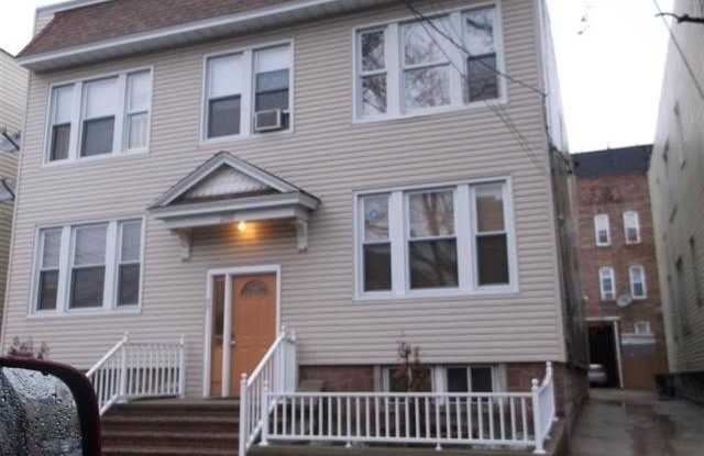 268 LEXINGTON AVE