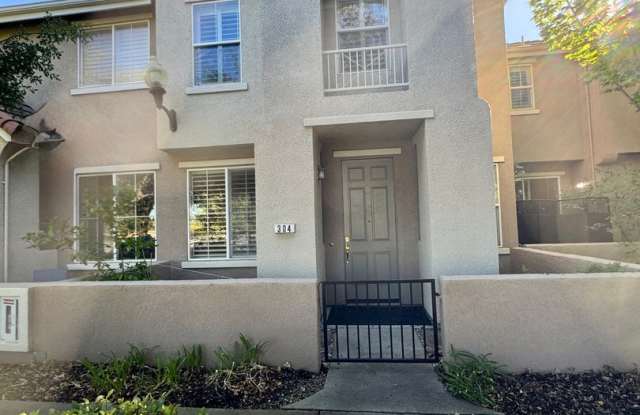 Beautiful Folsom Condo Available Now!