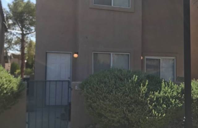 Photo of 3 Bedroom located in Gated Community!!