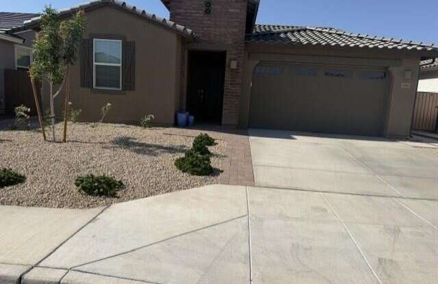 3180 E RANCHHAND Drive