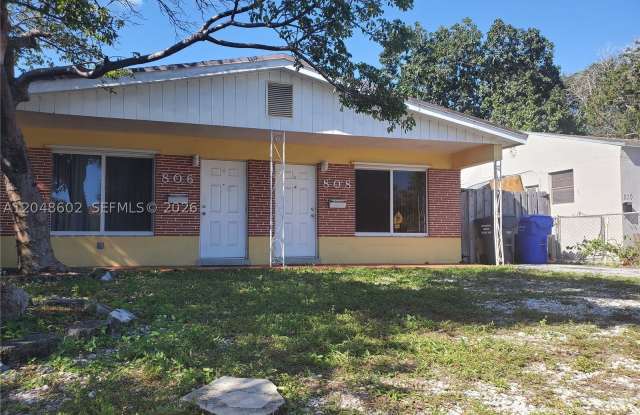 808 N 24th Ave