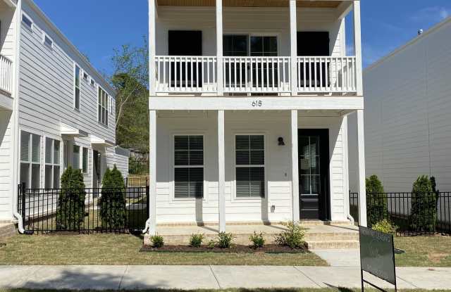 Photo of 612 South Willow Avenue