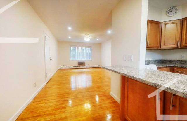 Photo of Spacious newly updated studio with dishwasher