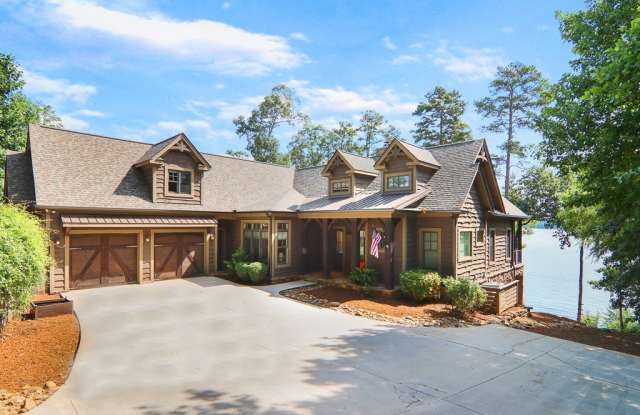 Photo of 319 Greentree Court