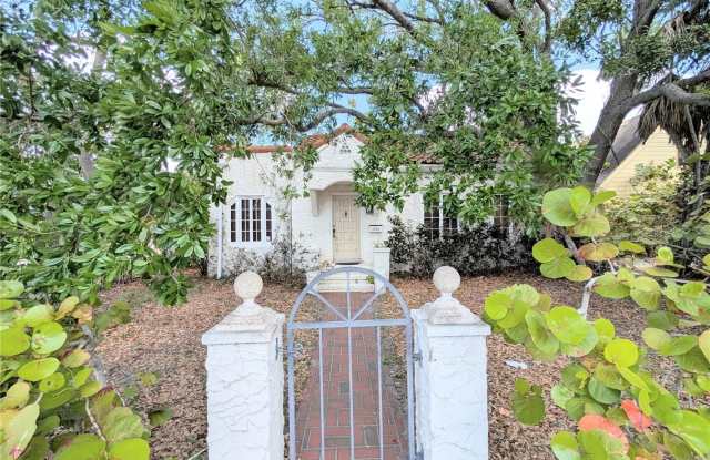 1701 SIESTA DRIVE