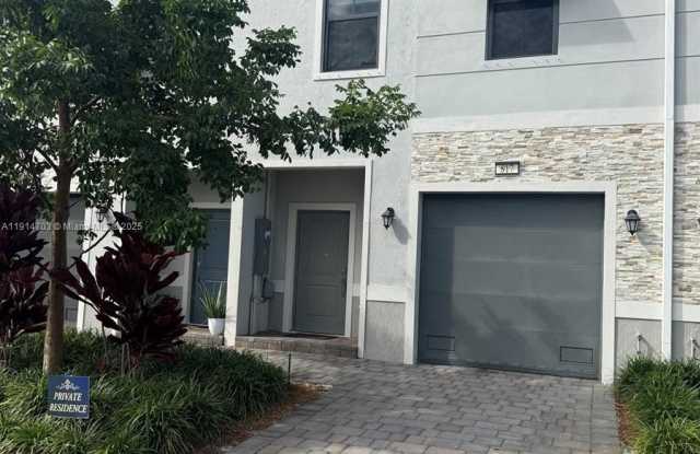 Photo of 817 NW 3rd Way