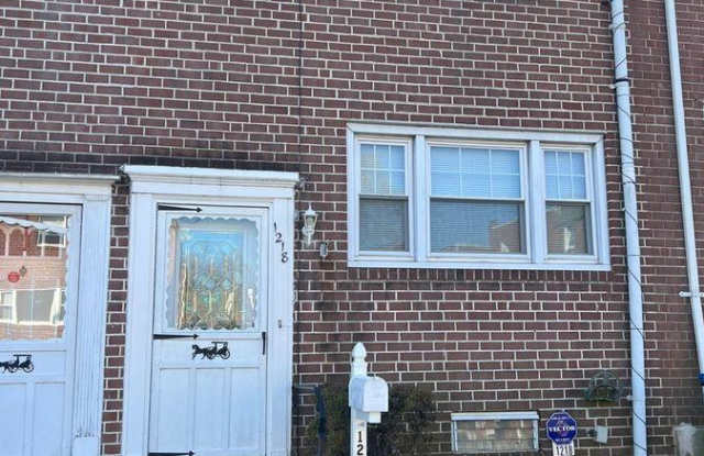 1218 Tyler St
