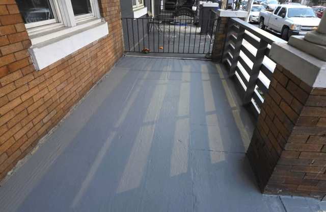 4527 N CARLISLE Street