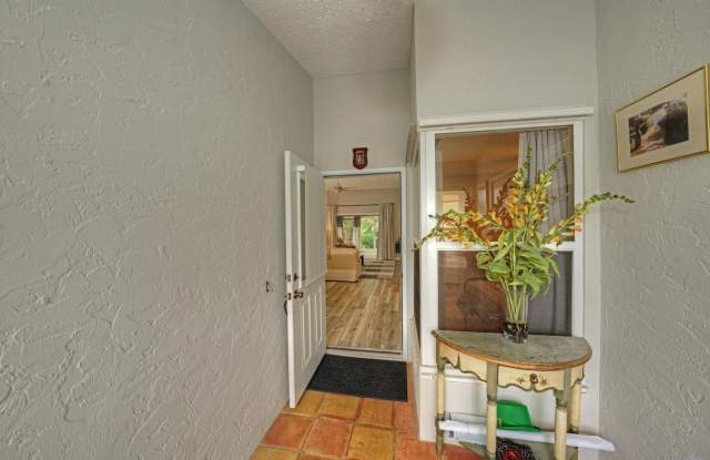 8169 SE Fox Hill Place