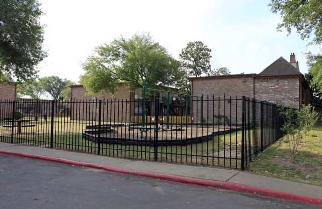 Plaza at Hobby