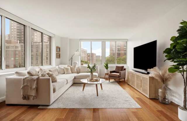 Photo of 333 Rector Place