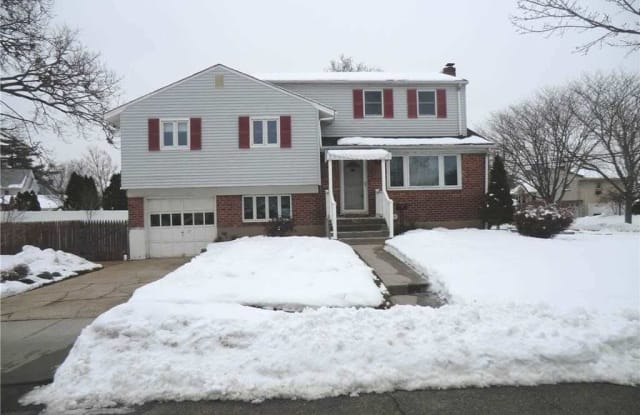 17 Monroe Avenue - 17 Monroe Avenue, Hicksville, NY 11801