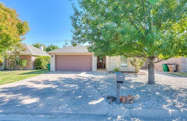 Photo of 3302 Edgewood Dr