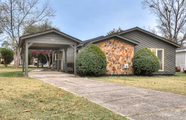 Photo of 4410 Goshen Lake Drive South